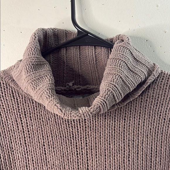 Aerie Mauve Turtleneck Sweater - Picture 4 of 8